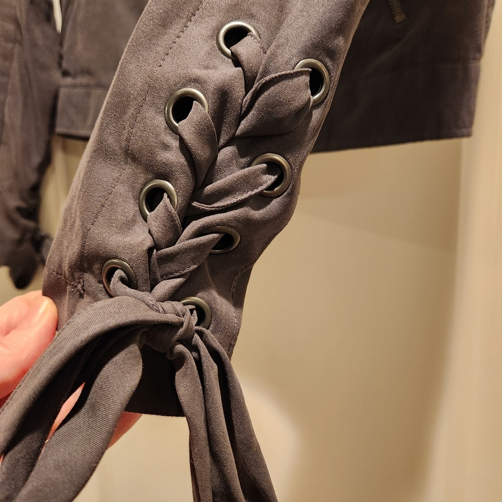 Jacket - Picture 2 of 8
